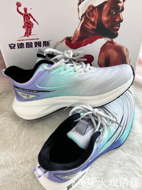 布朗穿自有品牌鞋,独揽34分8板7助3帽功亏一篑 布朗穿自有品牌鞋,独揽34分8板7助3帽功亏一篑