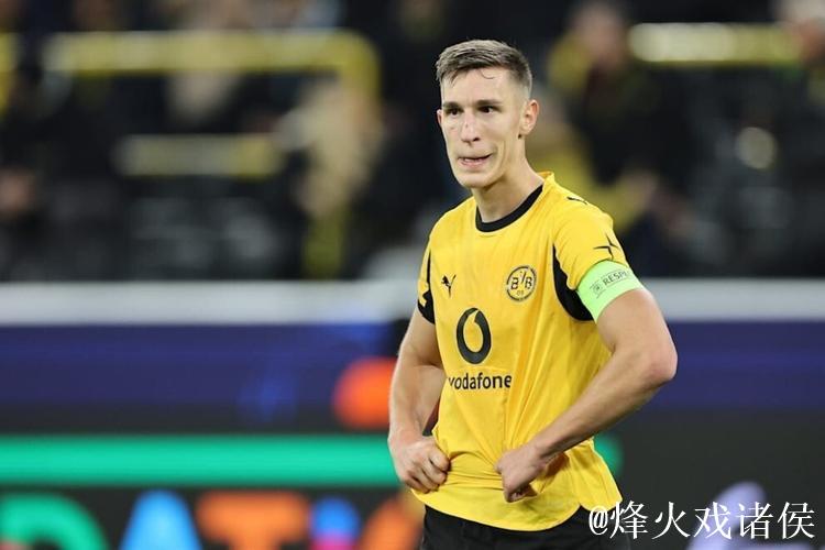 每体：施洛特贝克无意续约多特，巴萨对其保持关注